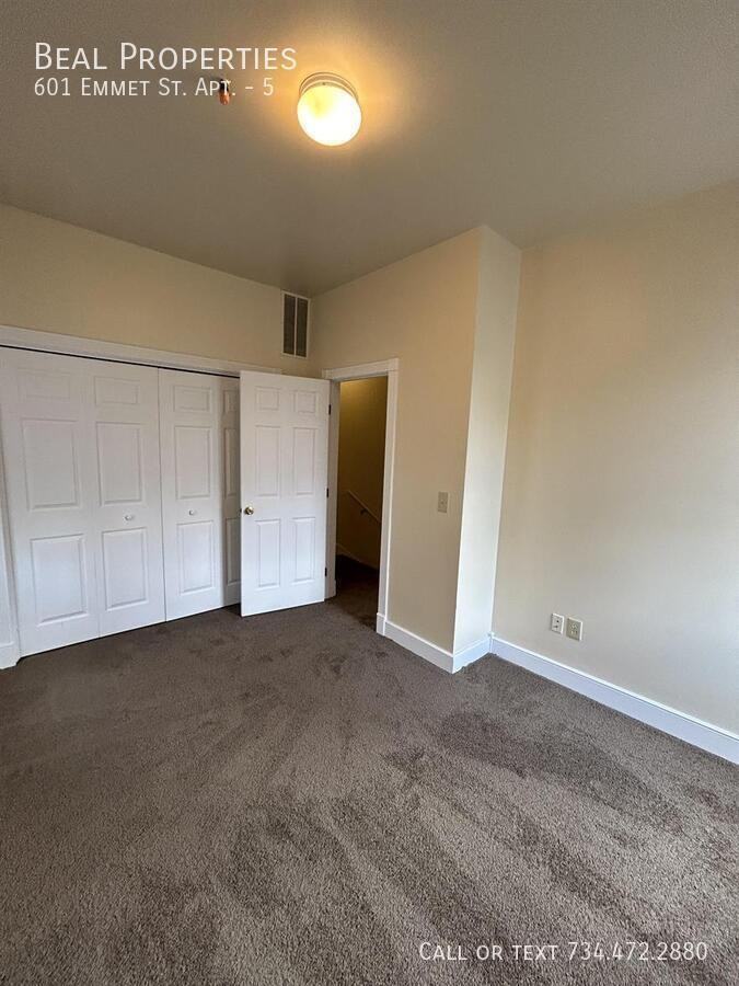 601 Emmet St #5 - Photo 4 of 16
