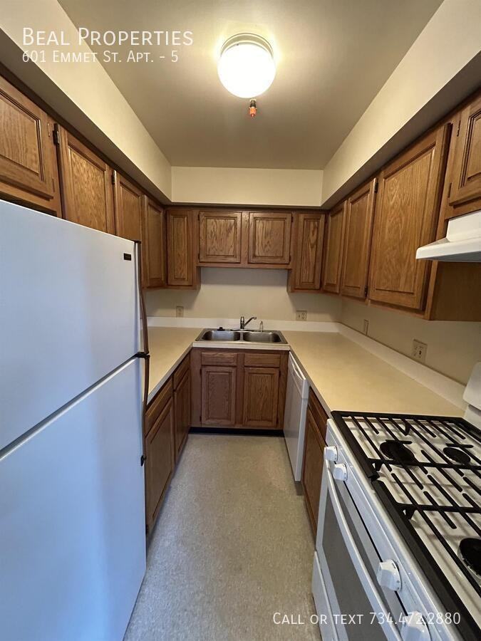 601 Emmet St #5 - Photo 7 of 16