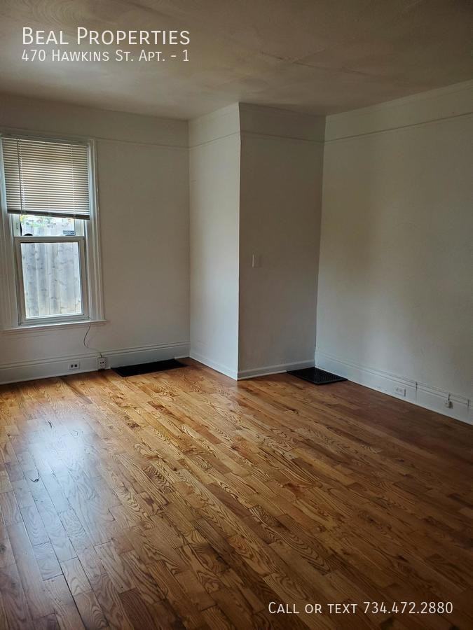 470 Hawkins St #1 - Photo 4 of 19