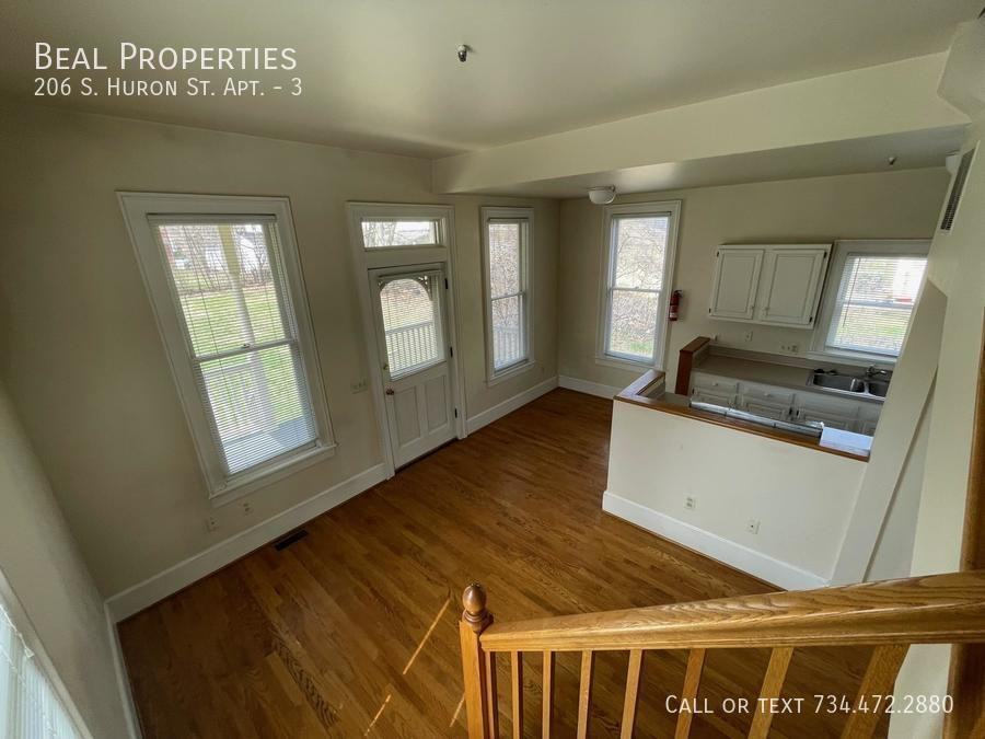 206 S Huron St #3 - Photo 6 of 11