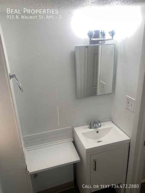 915 N Walnut St #3 - Photo 7 of 11