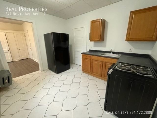 247 247 North Ave. Apt. #2 - Photo 7 of 10