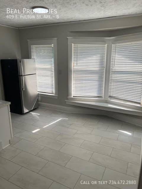 609 Fulton St E #B - Photo 4 of 17