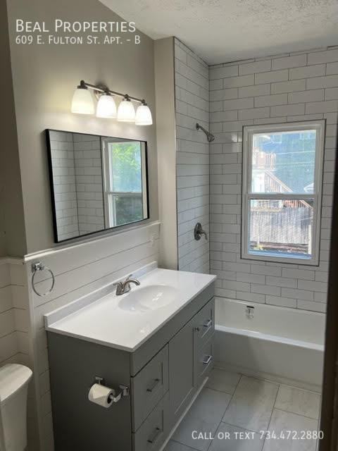 609 Fulton St E #B - Photo 7 of 17