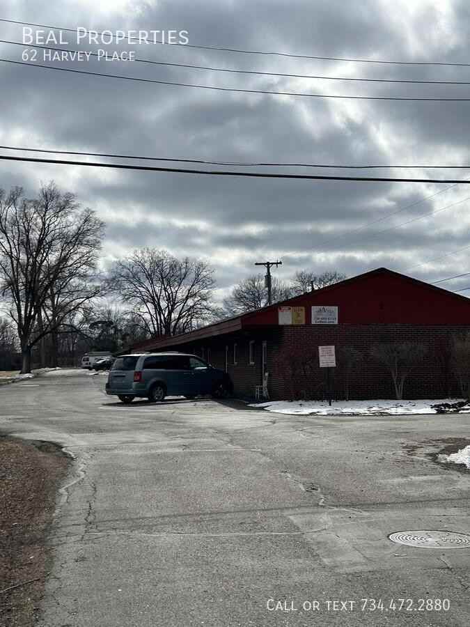 62 Harvey Pl - Photo 5 of 16