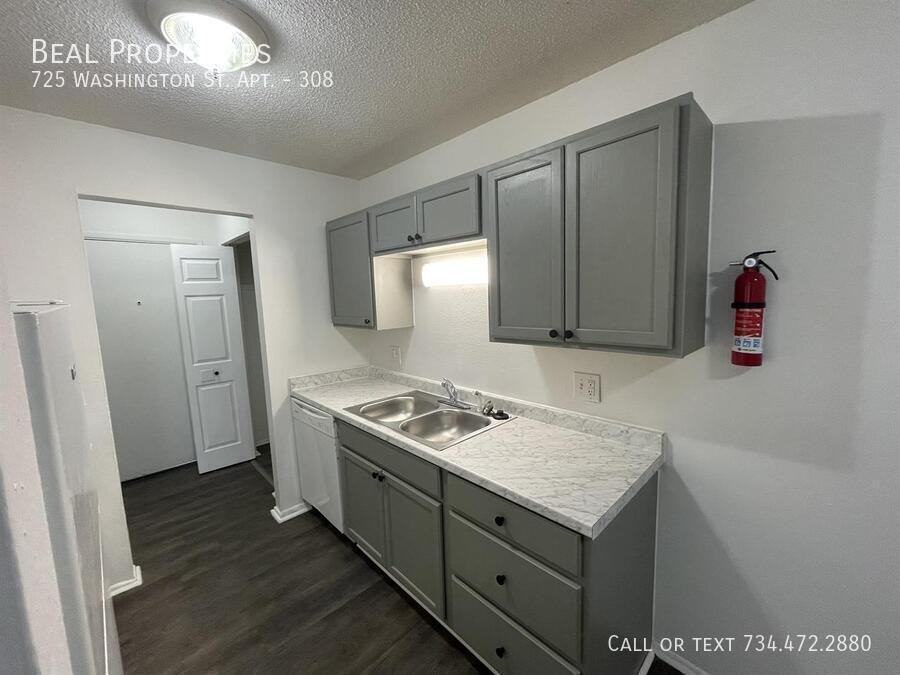 725 Washington St #308 - Photo 4 of 11