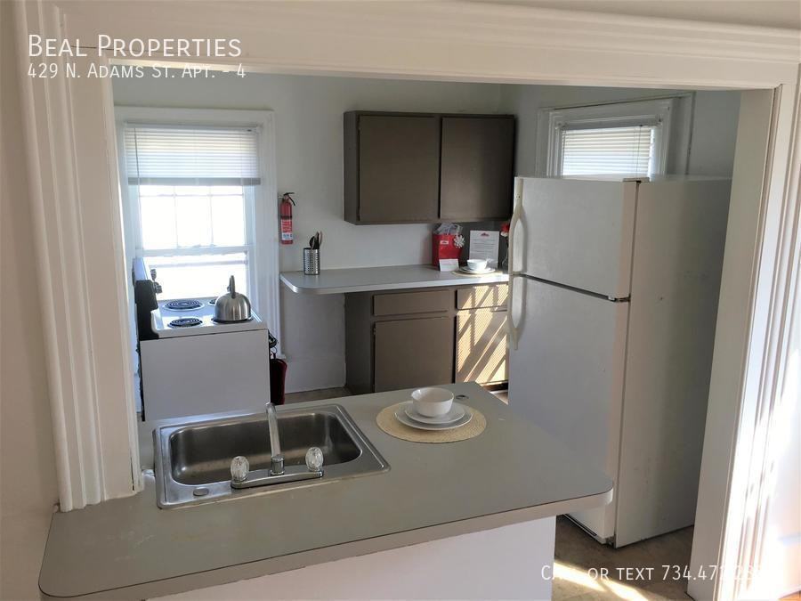 429 N Adams St #4 - Photo 3 of 10