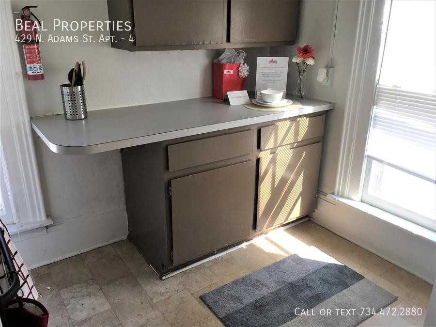429 N Adams St #4 - Photo 4 of 10