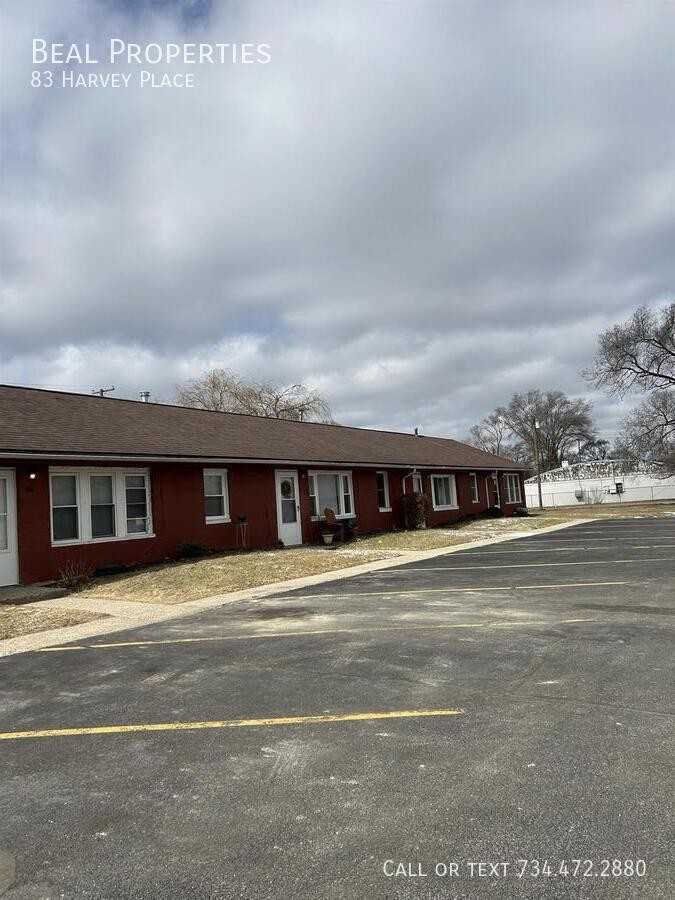 83 Harvey Pl - Photo 3 of 12