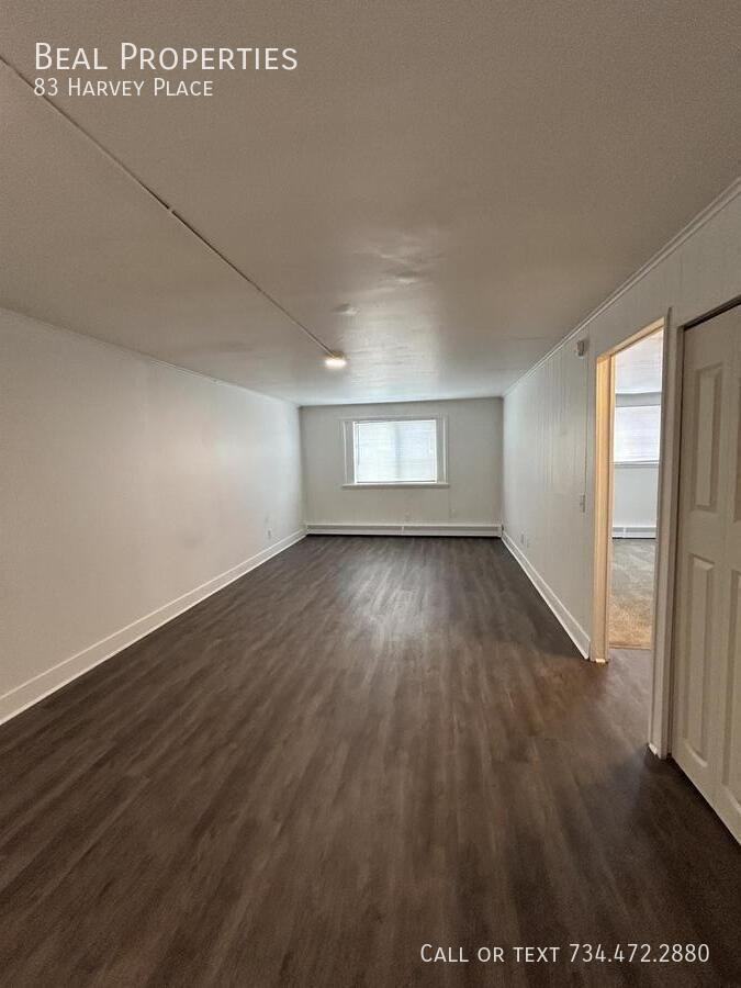 83 Harvey Pl - Photo 7 of 12