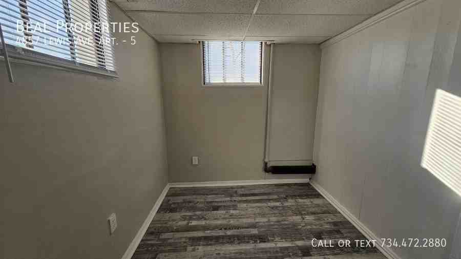 4857 Lewis Ave #5 - Photo 4 of 11