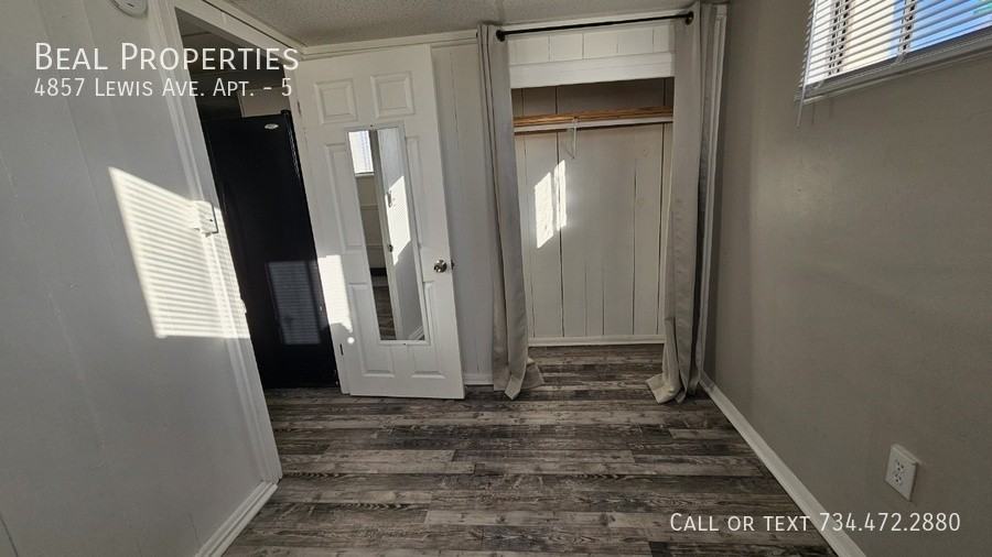 4857 Lewis Ave #5 - Photo 5 of 11