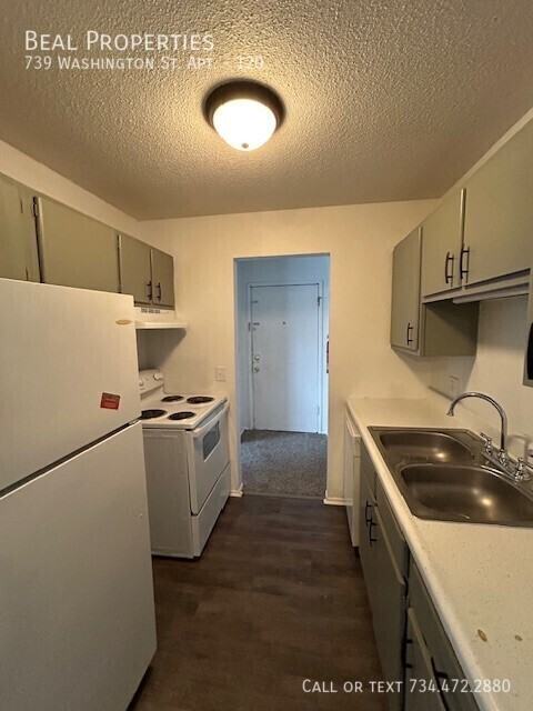 739 Washington St #120 - Photo 2 of 6