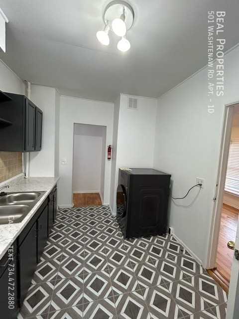 501 Washtenaw Rd #1D - Photo 7 of 18