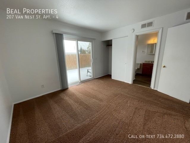 207 Van Nest St #4 - Photo 6 of 7