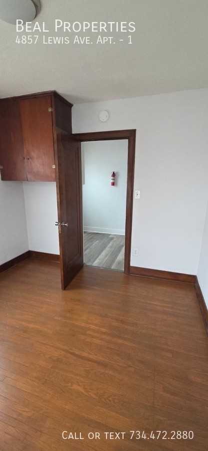 4857 Lewis Ave #1 - Photo 3 of 8