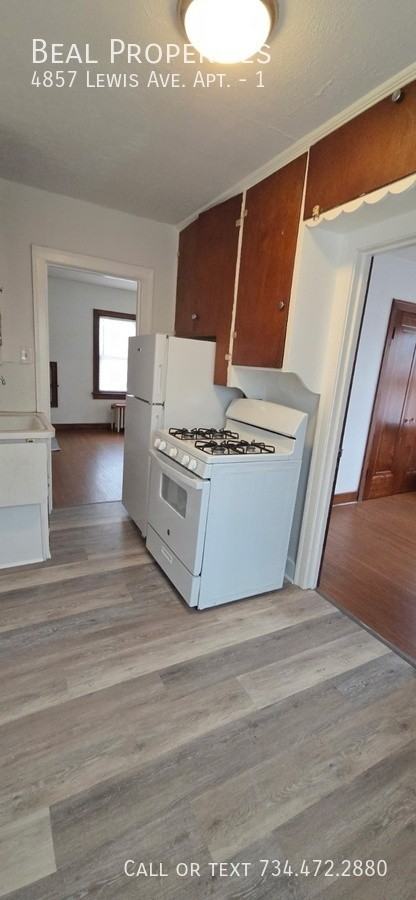4857 Lewis Ave #1 - Photo 4 of 8