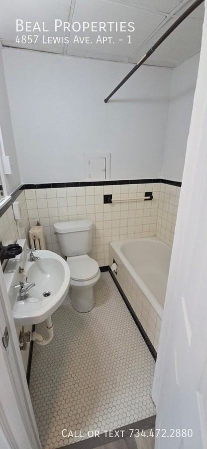 4857 Lewis Ave #1 - Photo 5 of 8