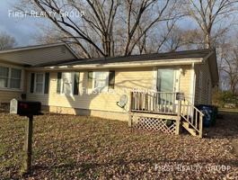 featured image of 140 E Market St #B