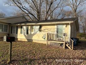 140 E Market St #B - Photo 1 of 1