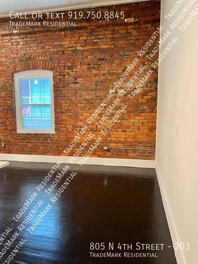 805 N 4th St #203 - Photo 5 of 14