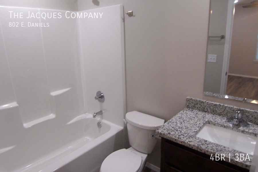 802 E Daniels St - Photo 2 of 14