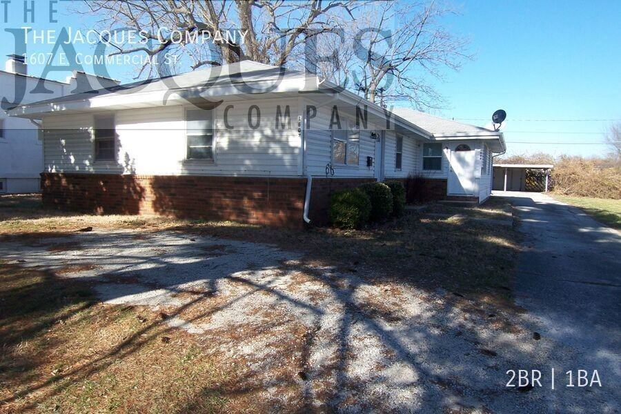 1607 E Commercial St - Photo 2 of 9