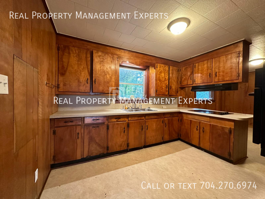 1396 Shinnville Rd - Photo 2 of 13