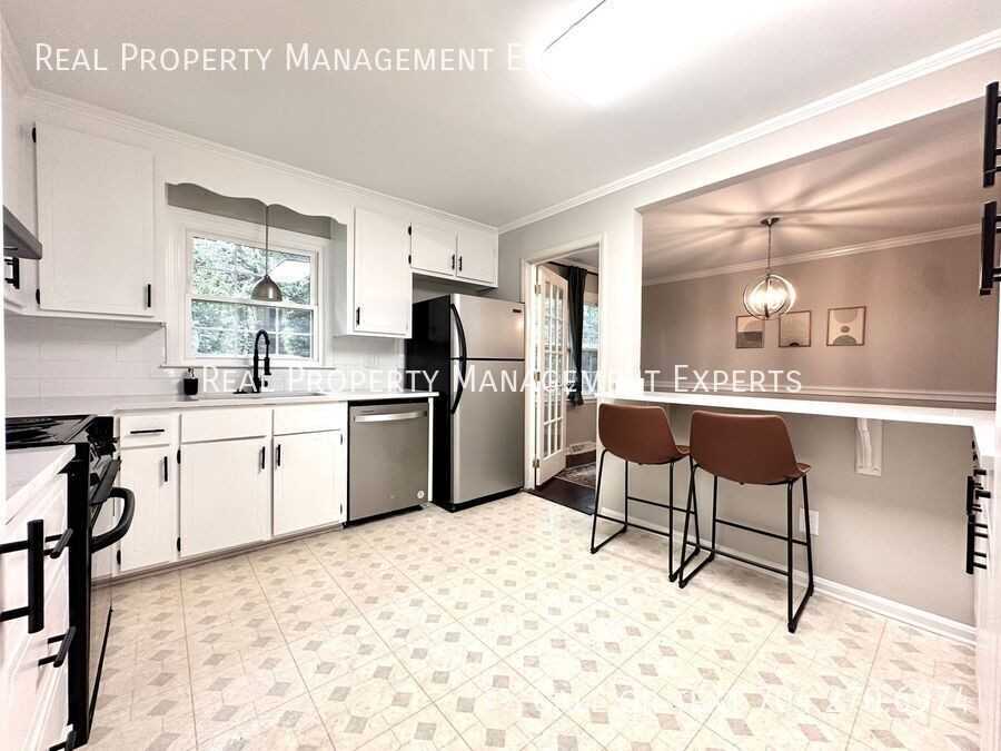 3311 Tyrone Dr - Photo 3 of 22