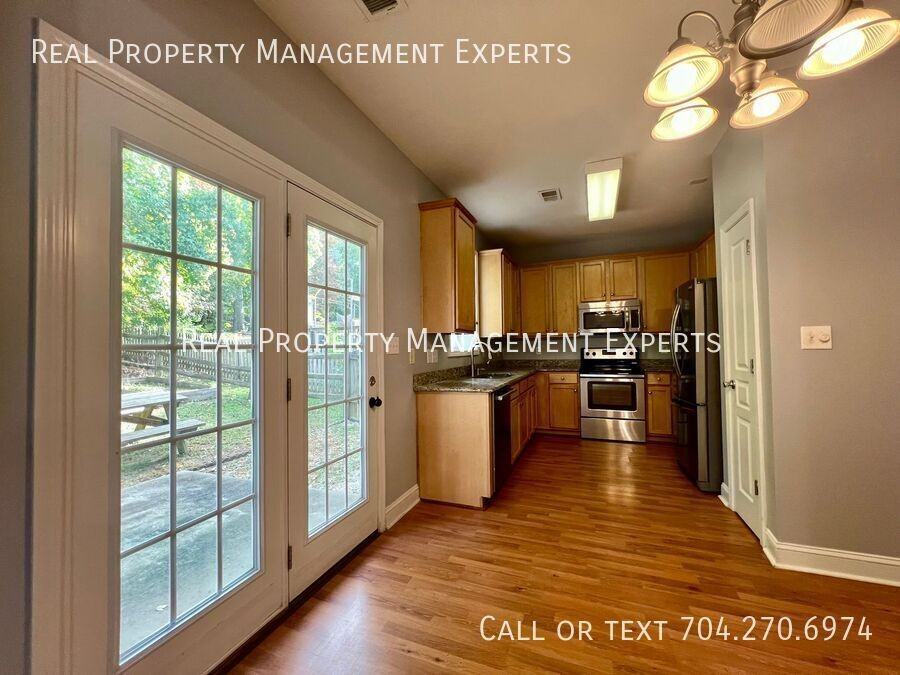 10102 Old Carolina Dr - Photo 3 of 20