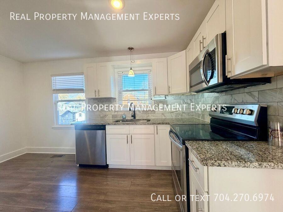 903 Michigan St - Photo 2 of 16