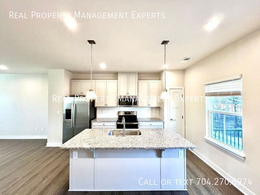 1609 Aspire St - Photo 3 of 16