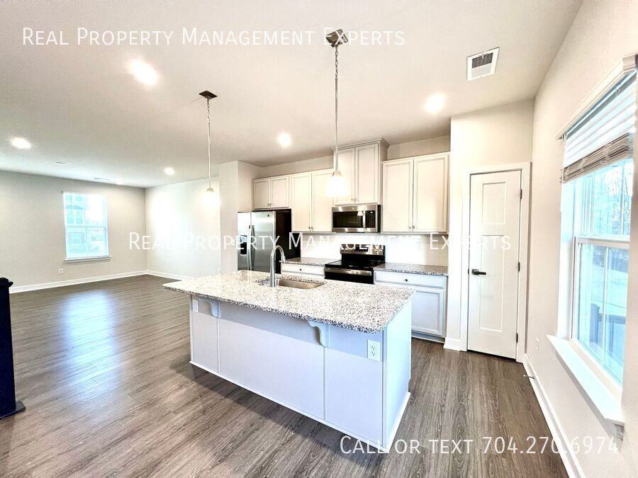 1609 Aspire St - Photo 4 of 16