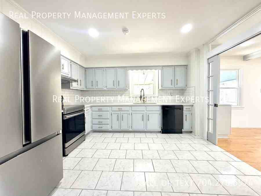 10109 Windrift Rd - Photo 4 of 21