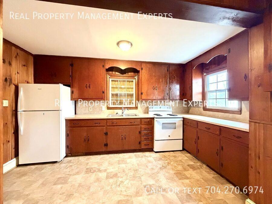 2100 Camp Greene St - Photo 2 of 12