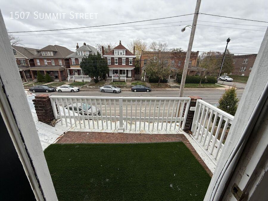 1507 Summit St - Photo 6 of 25