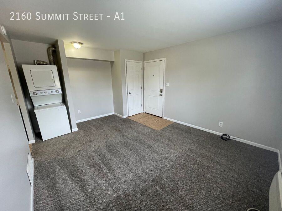 2160 Summit St #A1 - Photo 4 of 14