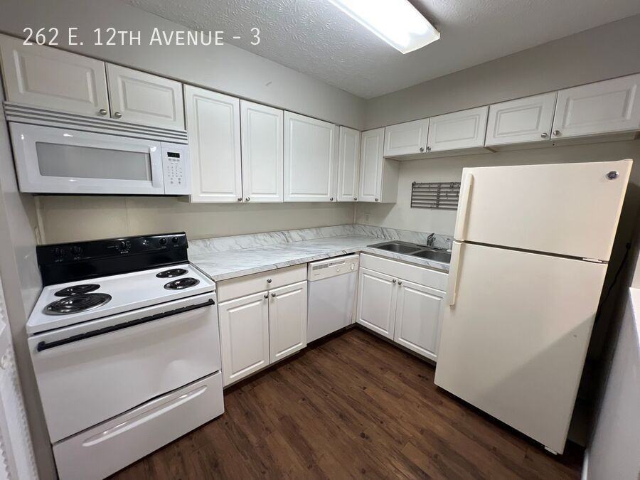 262 E 12th Ave #3 - Photo 4 of 23