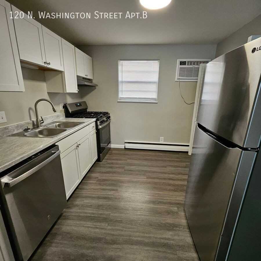 120 N Washington St Apt B - Photo 4 of 17