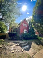 featured image of 429 E Whittier St #D