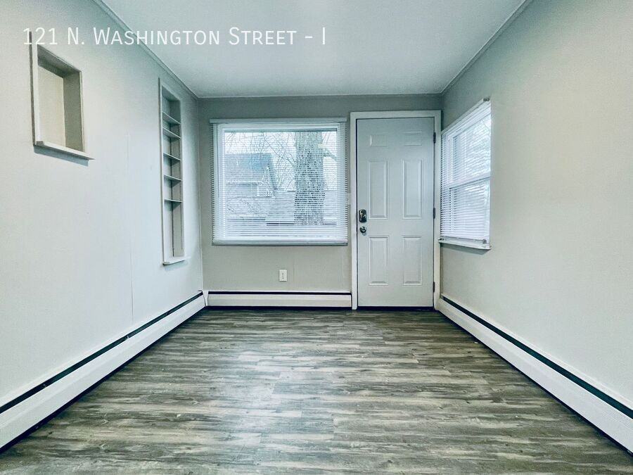 121 N Washington St #I - Photo 3 of 23