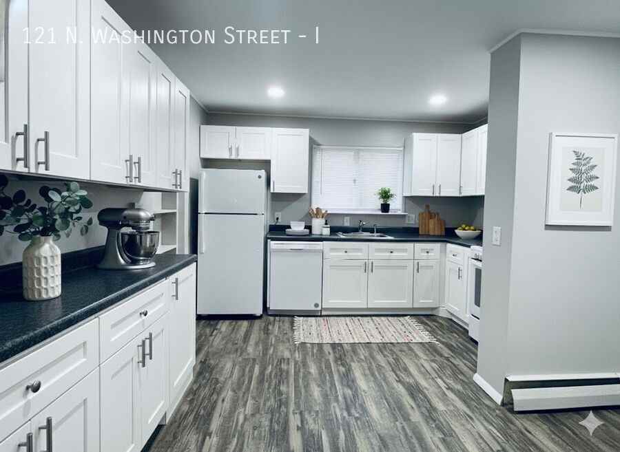 121 N Washington St #I - Photo 5 of 23