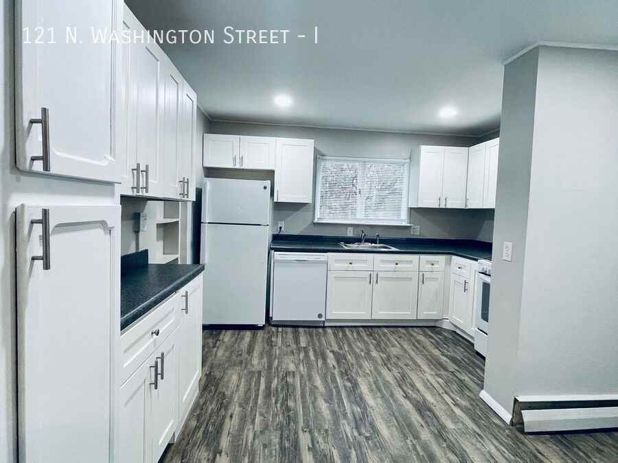 121 N Washington St #I - Photo 6 of 23