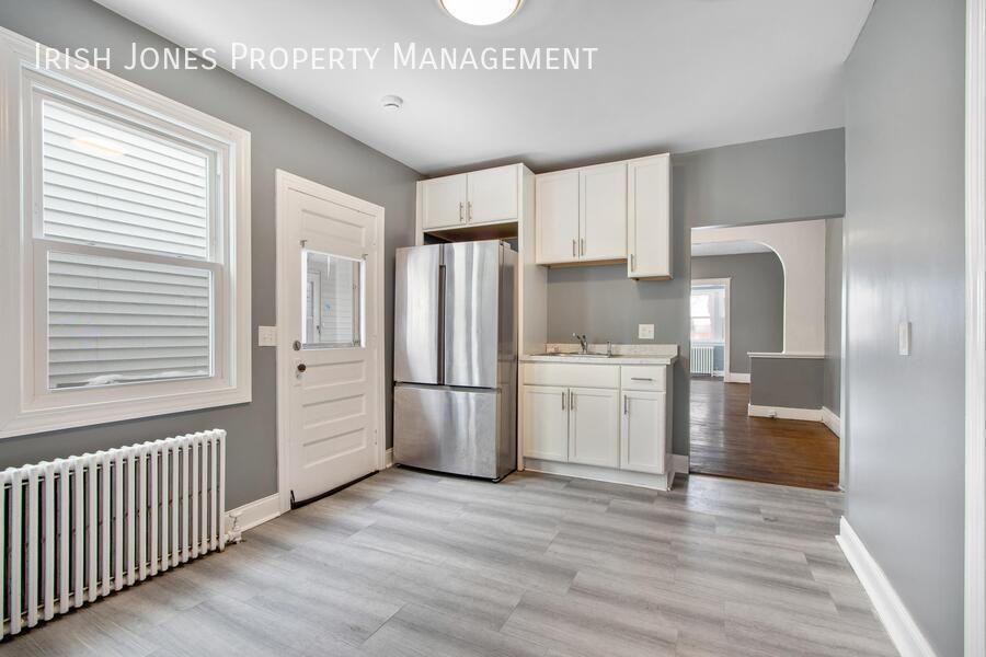 190 Whitney Pl - Photo 2 of 16