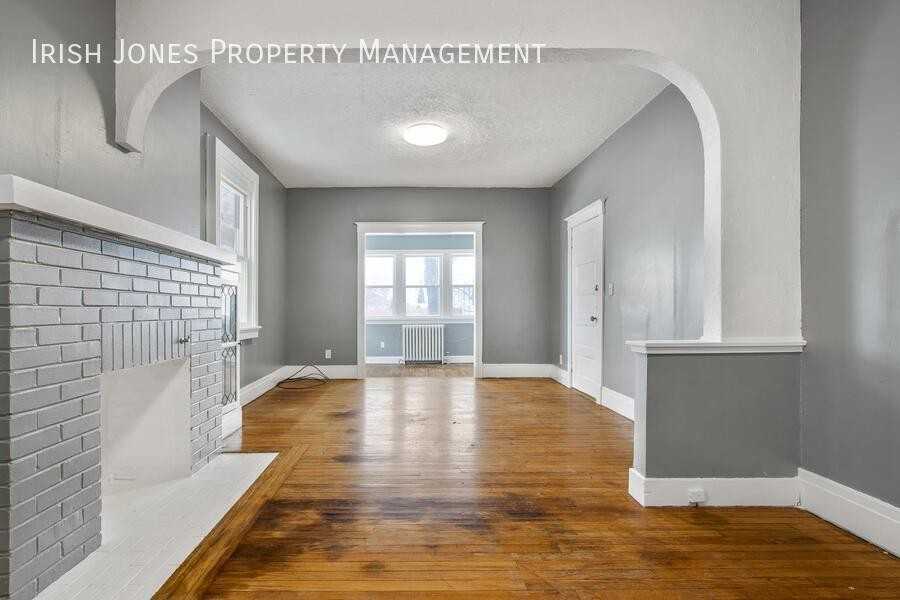 190 Whitney Pl - Photo 7 of 16