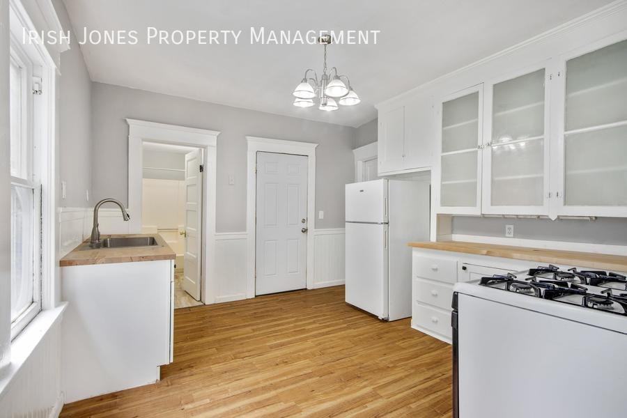 1899 Seneca St #2 - Photo 3 of 16