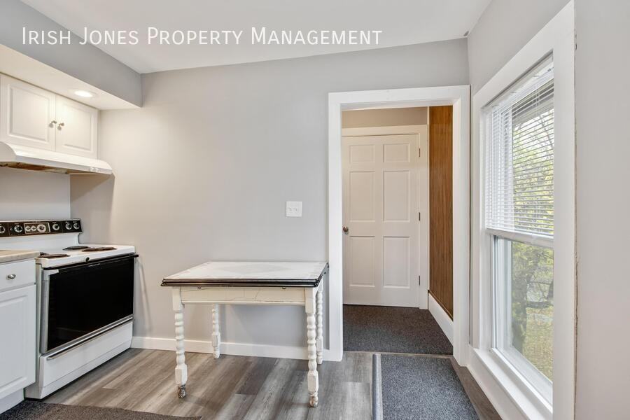 10601 Alleghany Rd - Photo 4 of 17