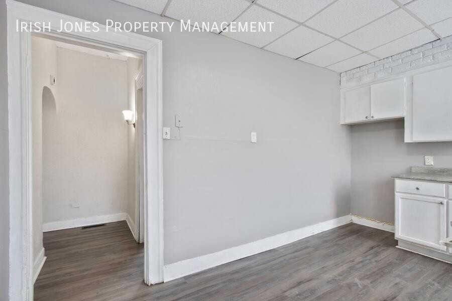 476 Niagara St #2 - Photo 4 of 11