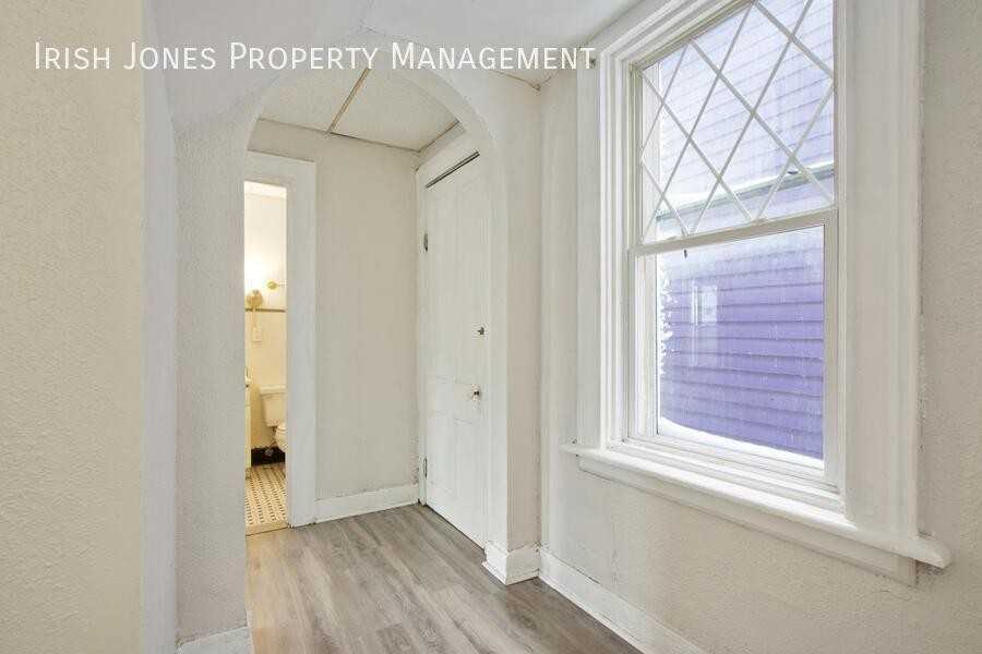 476 Niagara St #2 - Photo 5 of 11