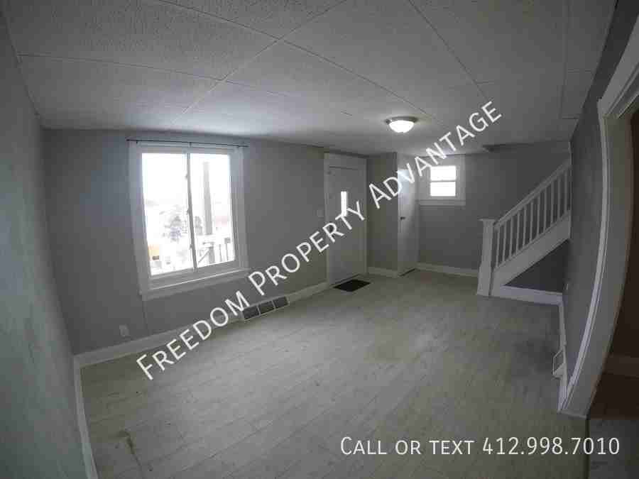 716 Saint Clair Ave - Photo 5 of 10